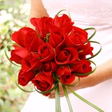 bridal-bouquet-romantic-red-roses