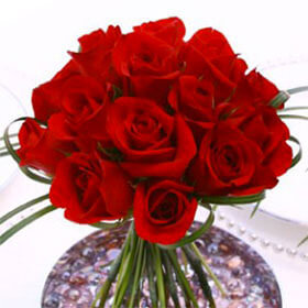 (BDx10) 3 Red Roses Centerpiece 16 Roses and Lily Grass For Delivery to East_Wenatchee, Washington