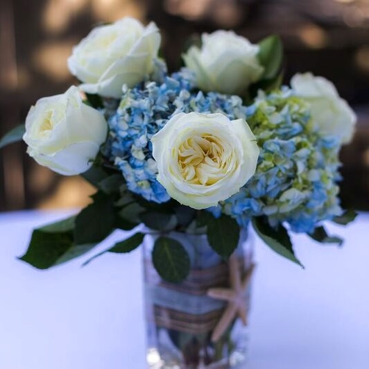 What other wedding flowers (besides carnations, roses & peonies)?